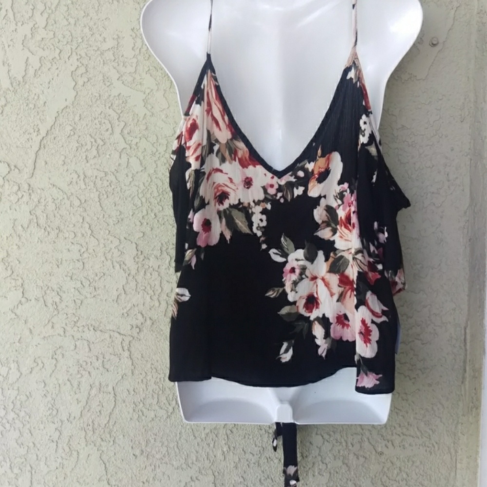 Lilian black cold shoulder flower blouse - Picture 6 of 7